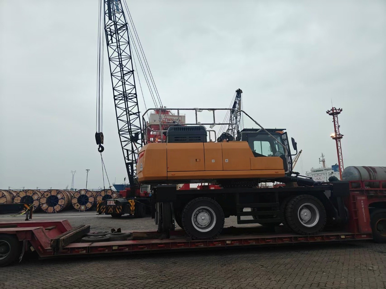 厄瓜多尔散杂重吊船海运案例配图